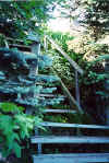 half_moon_stairs_before_1.jpg (166983 bytes)