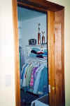 kk_bedroom_walk_in_closet_1.jpg (105547 bytes)